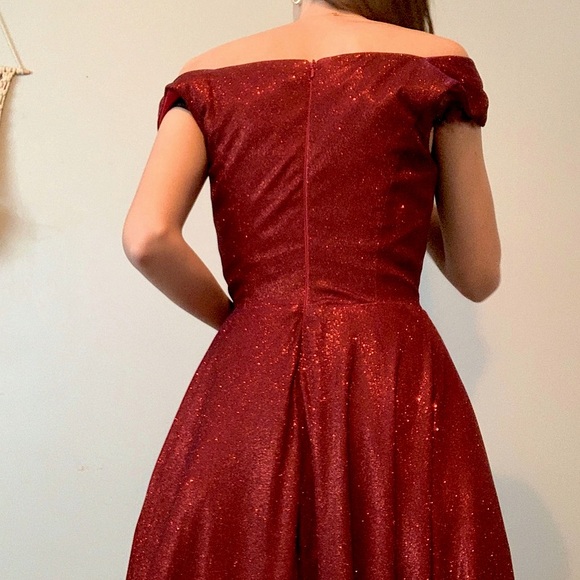 Burgundy ball gown prom dress, size 6 - Picture 4 of 5